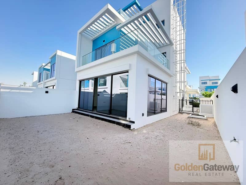 Vacant in Novmbr| Corner Unit | Steps away to Pool