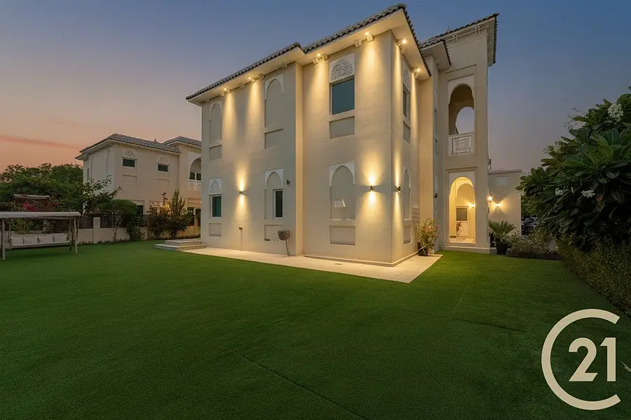 Large Corner Plot | Fully Upgraded | Best Location