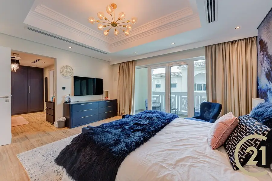 Large Corner Plot | Fully Upgraded | Best Location