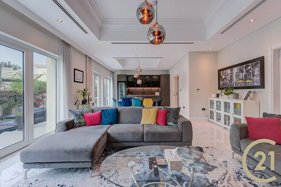 Large Corner Plot | Fully Upgraded | Best Location