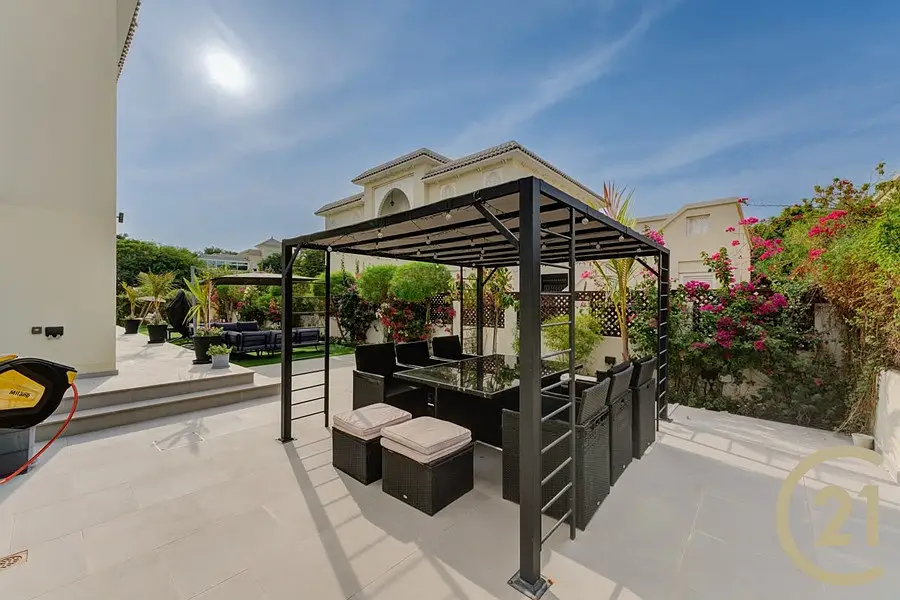 Large Corner Plot | Fully Upgraded | Best Location
