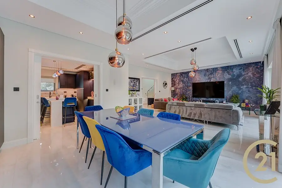 Large Corner Plot | Fully Upgraded | Best Location