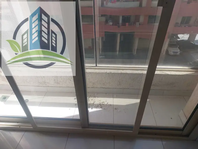 Close to Park-2Bhk Available -Rent 52 -Balcony