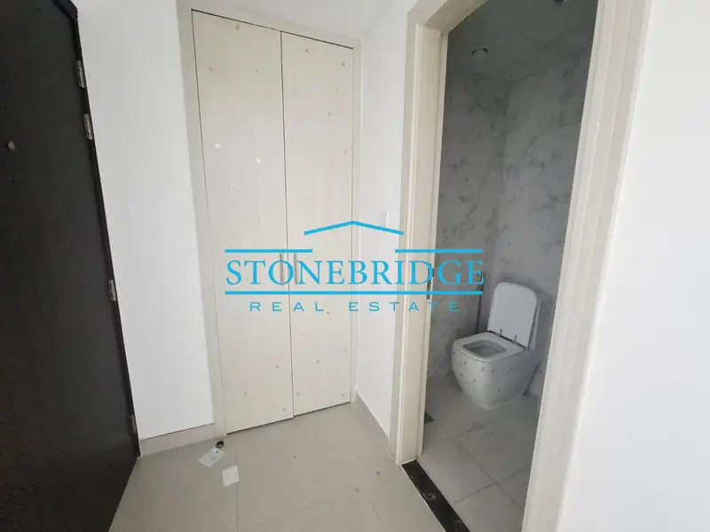High-Ceiling 1BR | Afnan 3 | City & Road View | Open-Plan Layout