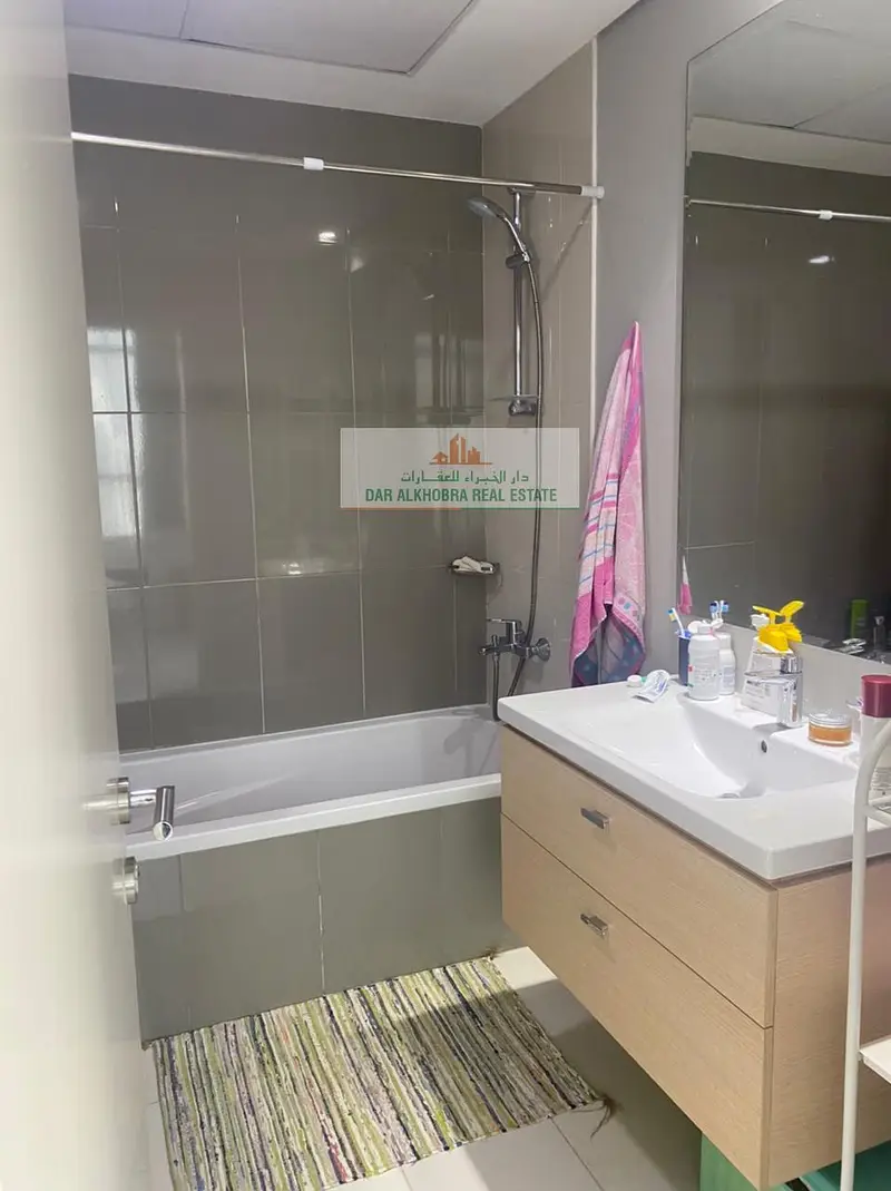 Furnished 1BR Apartment | Loreto 1A | Park & City Views | Balcony Access