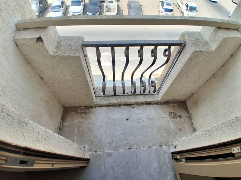 3 25457. jpg