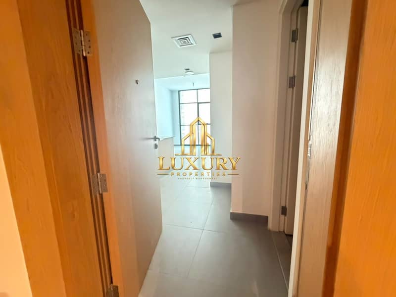 6 HOT DEAL | LAVISH ONE BHK AVAILABLE | WITH ALL AMENITIES