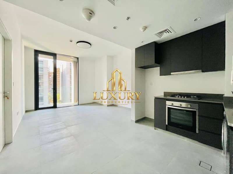 3 Elegant 1 Bedroom Apartment | Balcony & Pool View | 4 Cheques