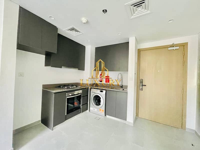 6 Elegant 1 Bedroom Apartment | Balcony & Pool View | 4 Cheques