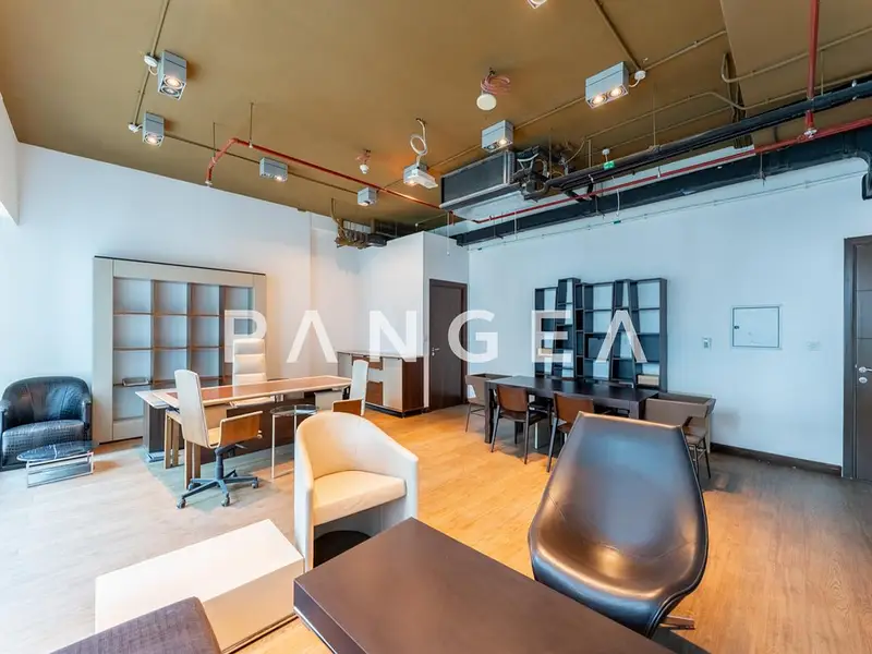 Open Layout | Pantry | Near Metro