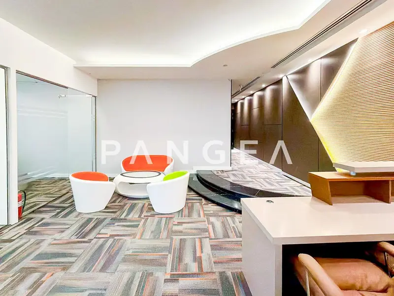 Upgraded | Vacant | Canal View