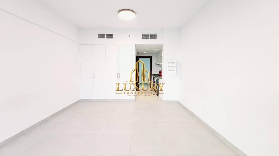 5 Bright Studio Apartment | Excellent Layout | AED 35,000