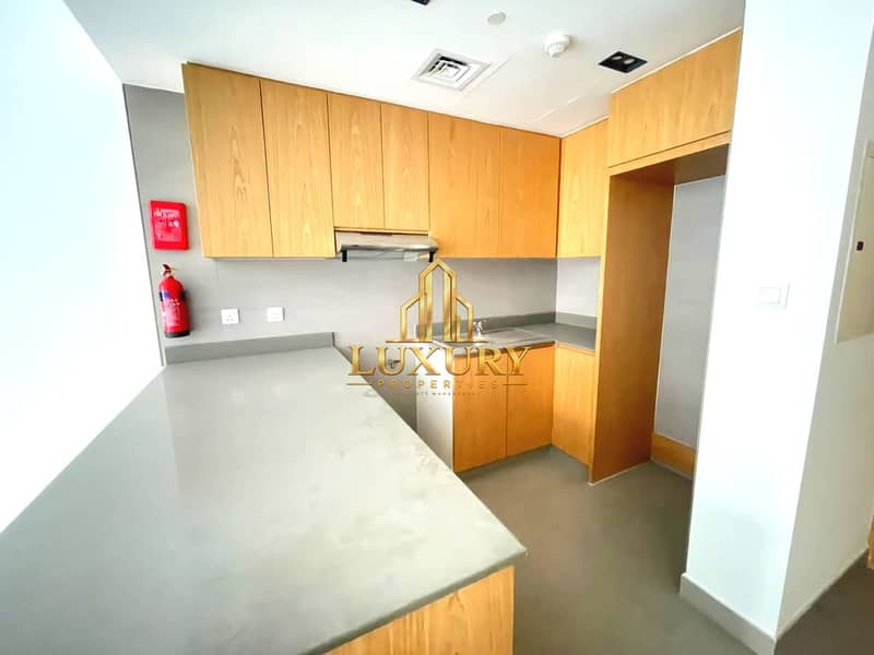 18 Spacious 1 BHK Apartment in Al Mamsha | 2 Washrooms | AED 43,500 Yearly | 4 Installments
