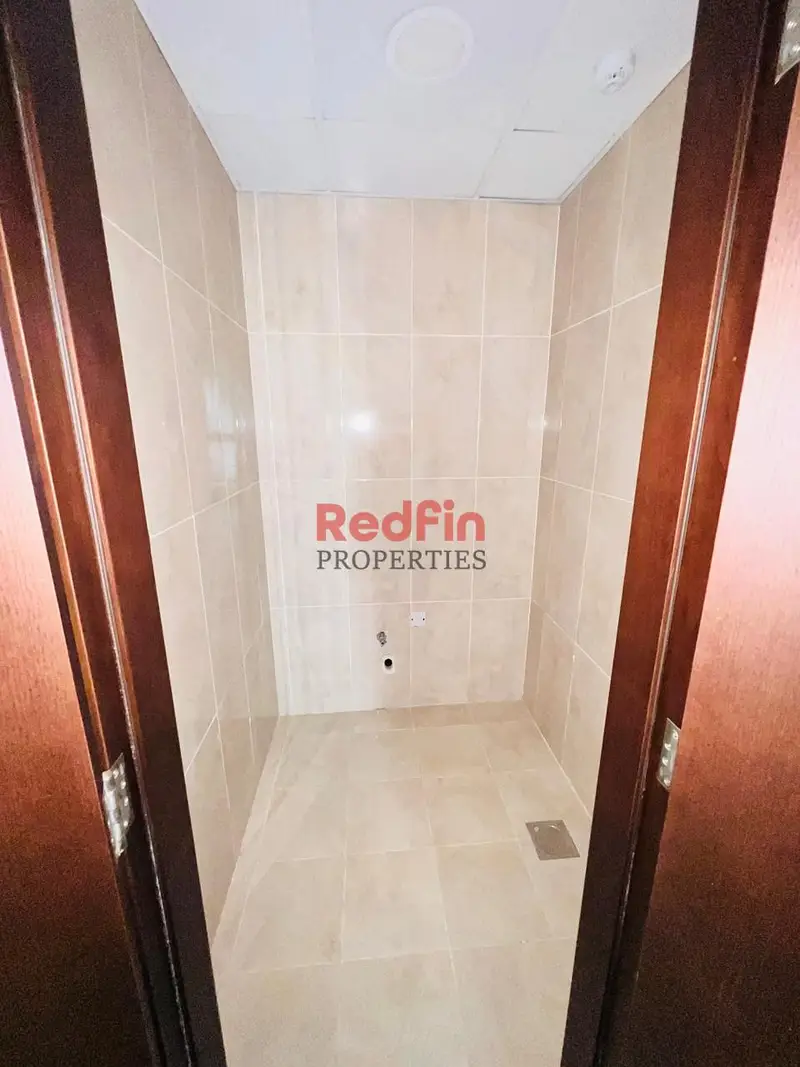 Large 2 BHK /Ready To Move / Closed Kitchen / Metro View/