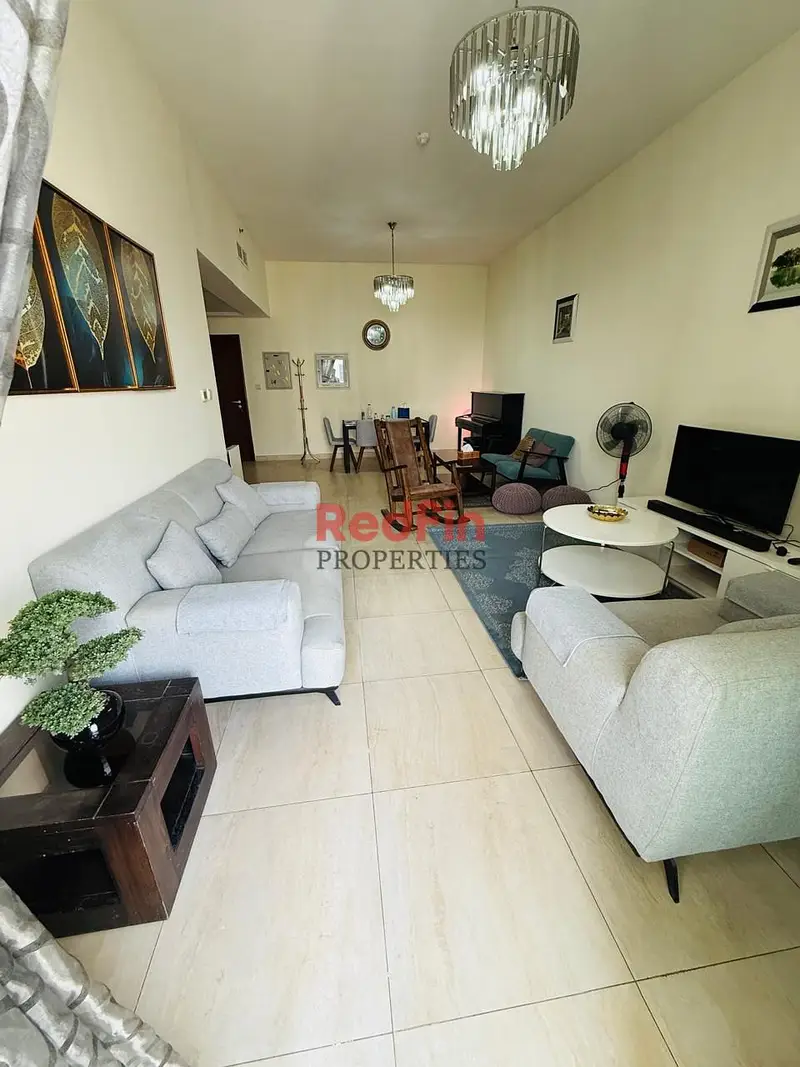 Large 2 BHK /Ready To Move / Closed Kitchen / Metro View/