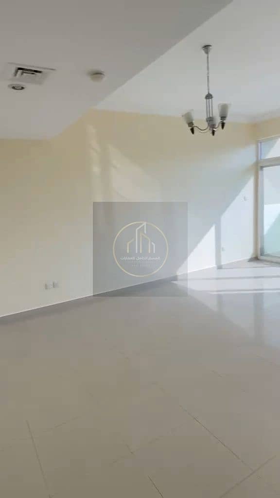 4 02_Living_Area_Wide. jpg