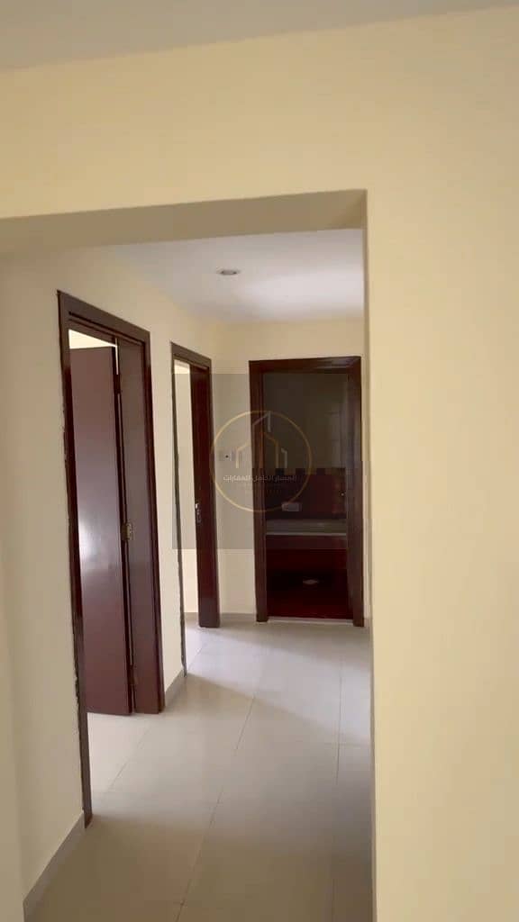 6 09_Hallway. jpg