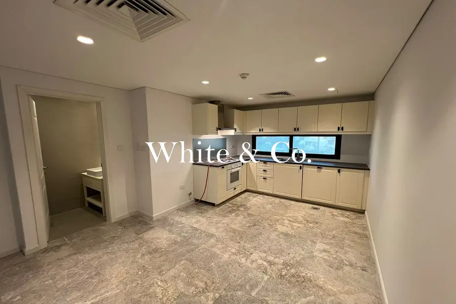 Townhouse | Modern Unit |2 Parking Spaces