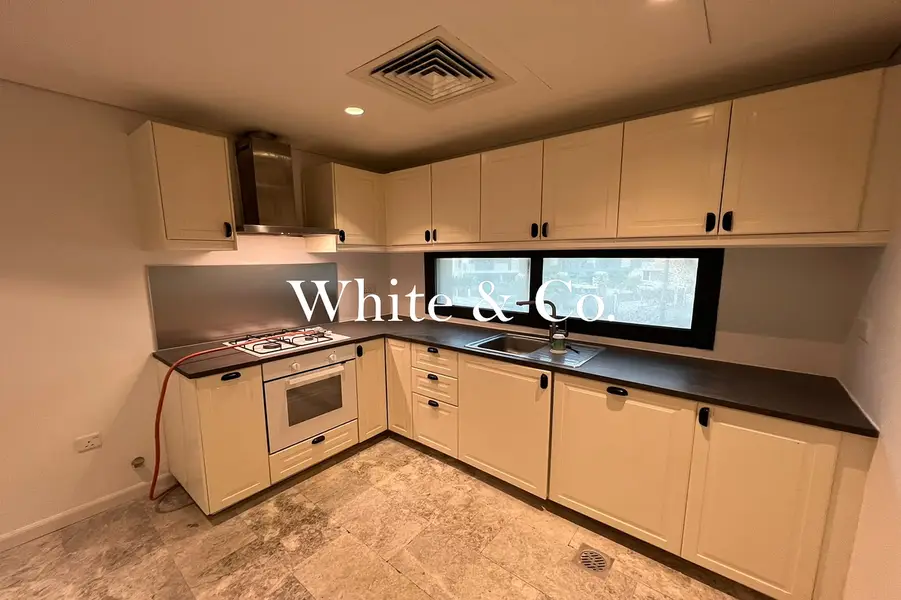 Townhouse | Modern Unit |2 Parking Spaces