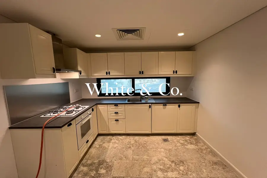Townhouse | Modern Unit |2 Parking Spaces