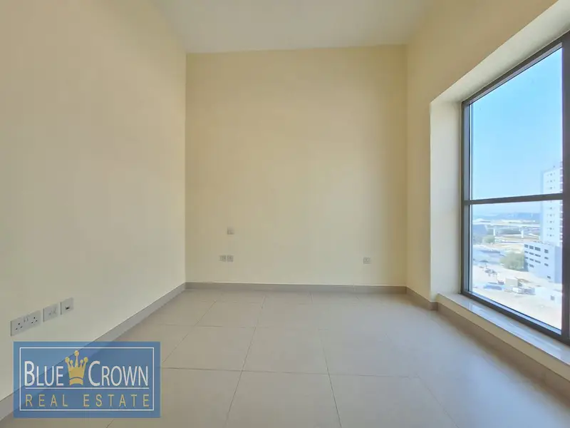 2 Bedroom Ideal Family Home with Easy Metro Access