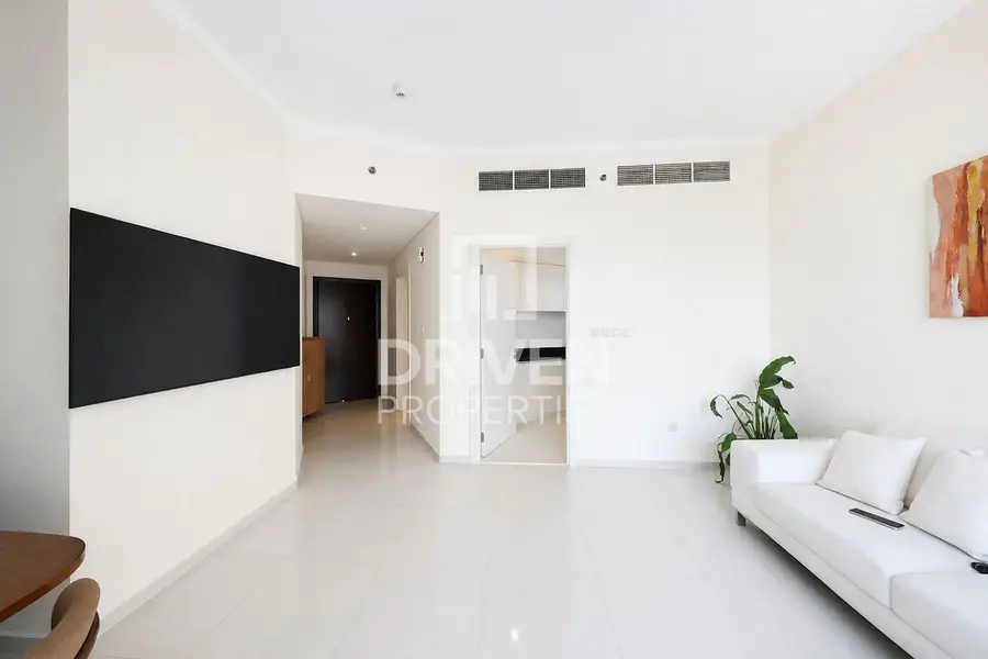 Rented | Spacious | Golf View | High Floor