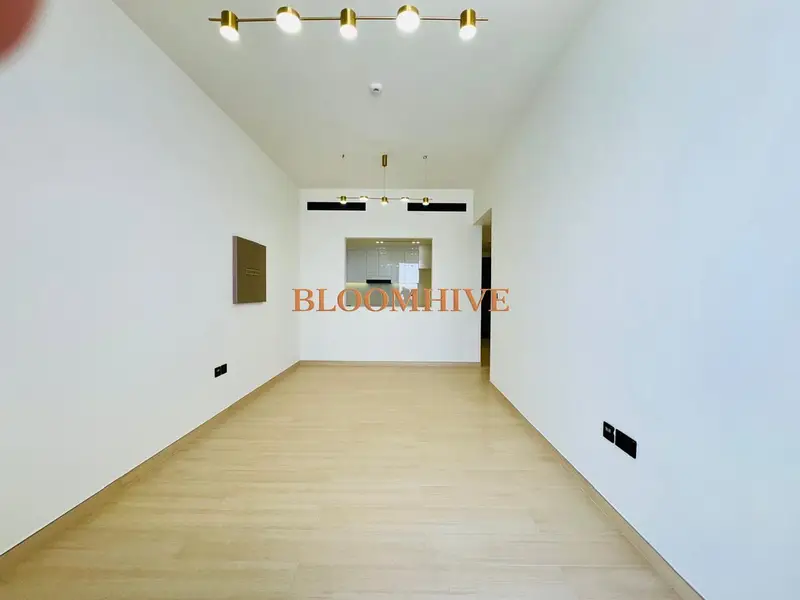 BEST DEAL IN LOWEST PRICE 3BR HIGHER FLOOR @105K ONLY