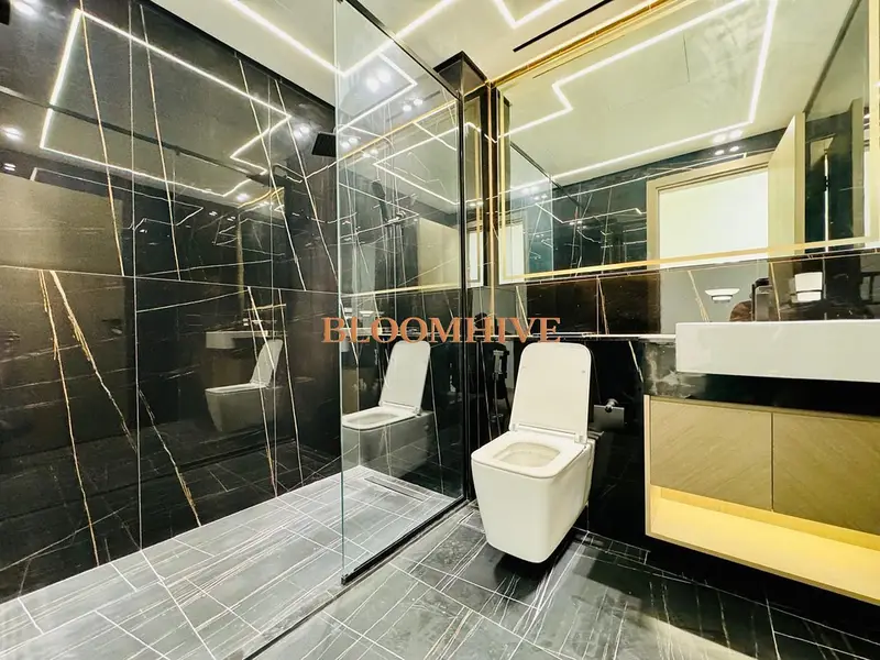 BEST DEAL IN LOWEST PRICE 3BR HIGHER FLOOR @105K ONLY