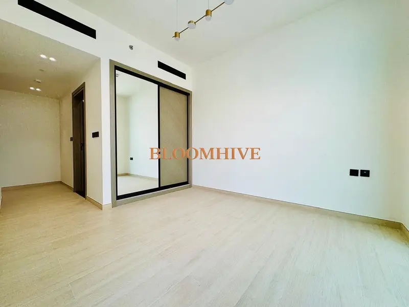 BEST DEAL IN LOWEST PRICE 3BR HIGHER FLOOR @105K ONLY