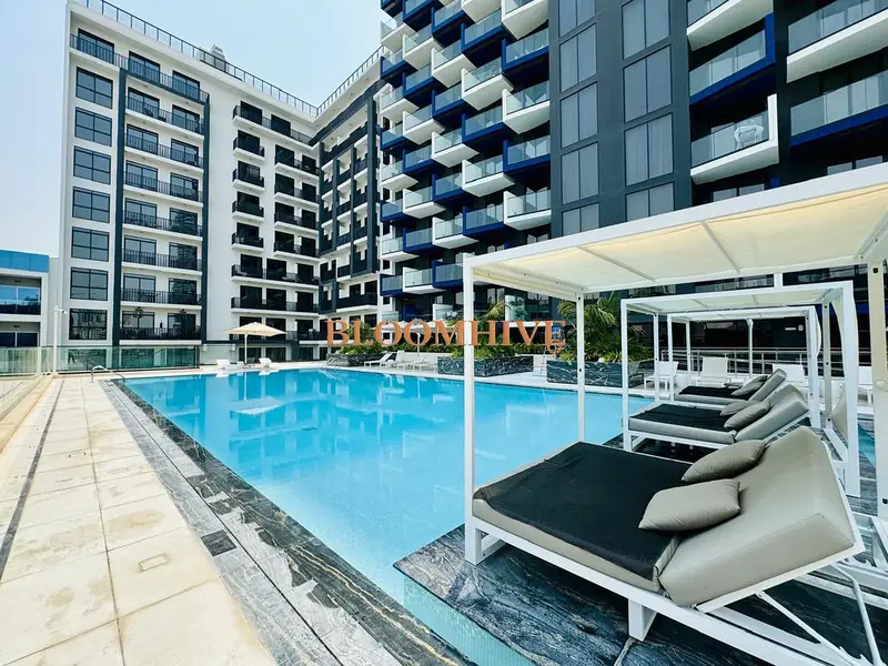 BEST DEAL IN LOWEST PRICE 3BR HIGHER FLOOR @105K ONLY