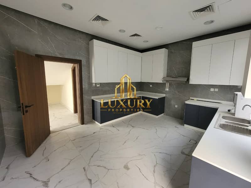 7 Luxury 4-Bedroom Villa for Rent in Hoshi Sharjah