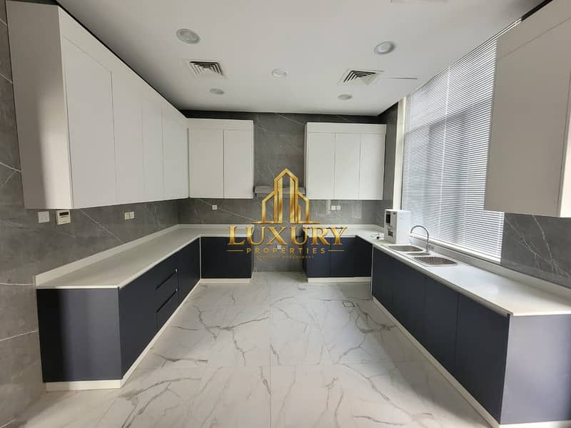 8 Luxury 4-Bedroom Villa for Rent in Hoshi Sharjah
