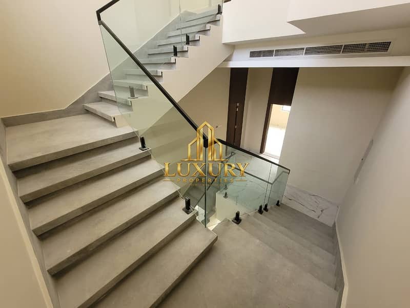 12 Luxury 4-Bedroom Villa for Rent in Hoshi Sharjah