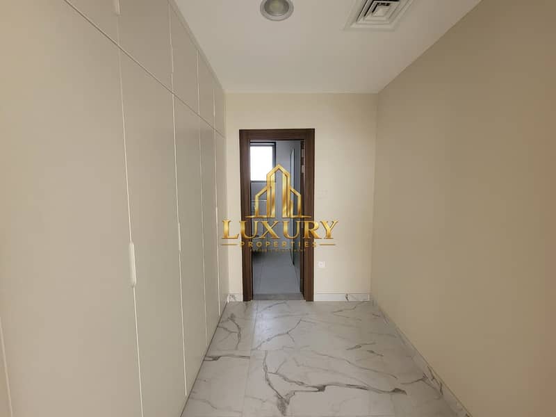 13 Luxury 4-Bedroom Villa for Rent in Hoshi Sharjah