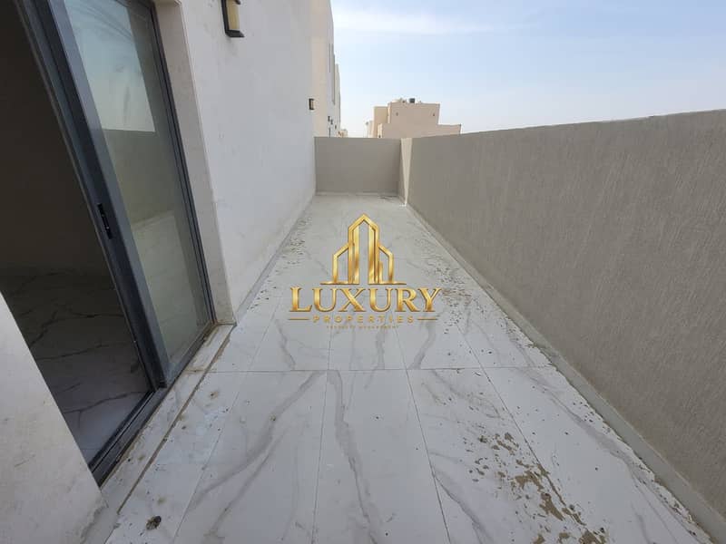 19 Luxury 4-Bedroom Villa for Rent in Hoshi Sharjah