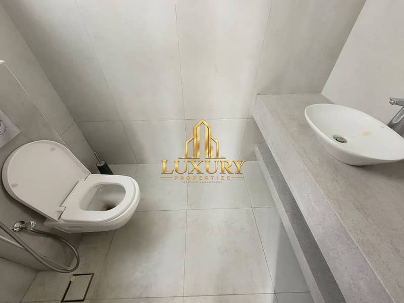 22 Luxury 4-Bedroom Villa for Rent in Hoshi Sharjah