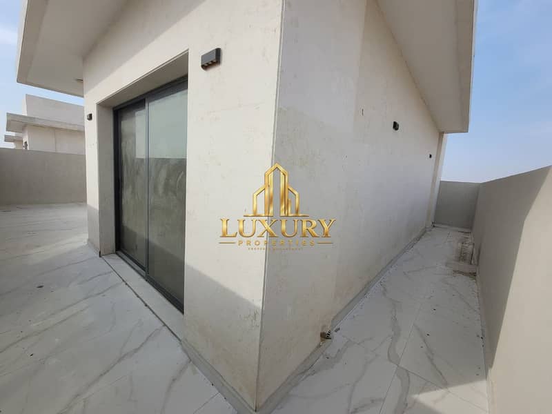 28 Luxury 4-Bedroom Villa for Rent in Hoshi Sharjah