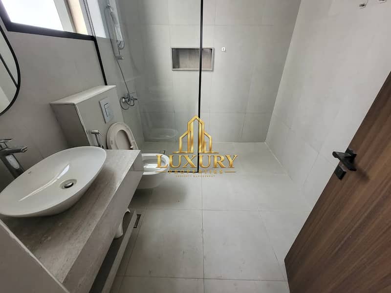 31 Luxury 4-Bedroom Villa for Rent in Hoshi Sharjah