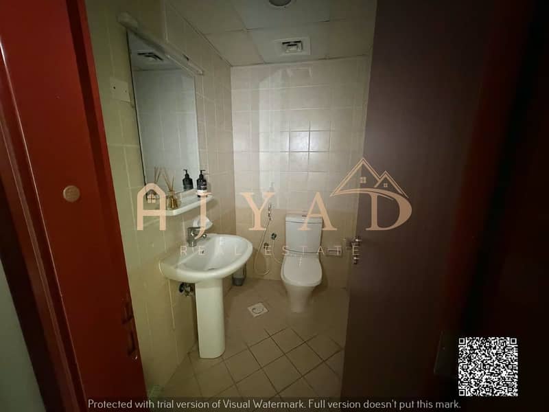8 cd553cfb-0e1b-48d3-a64f-b09147768520. jpg
