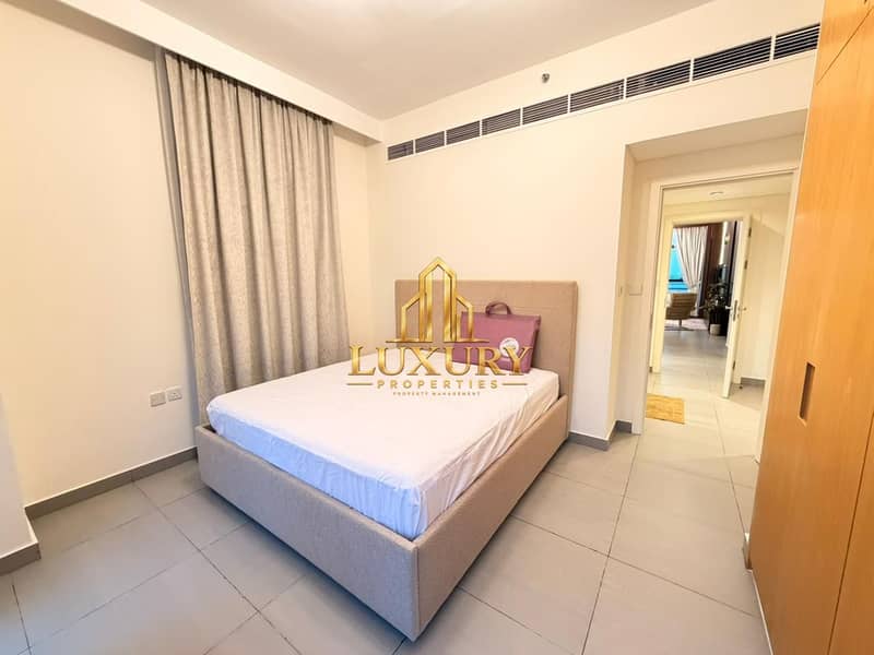 11 Experience Luxury Living in a Beautifully Furnished Penthouse
