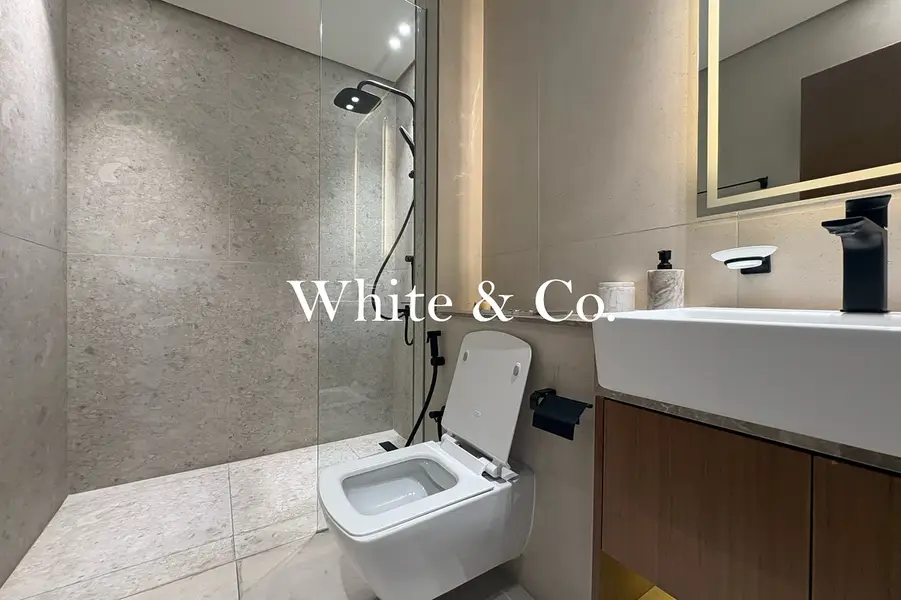 PENTHOUSE UNIT | PRIVATE POOL | TOP FLOOR