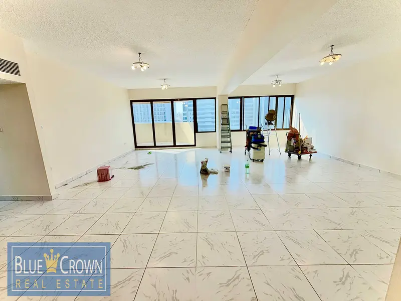 0%Commision: Bright Unit: Spacious 3BHk+ Store: Near Metro