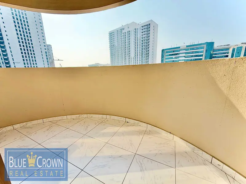 0%Commision: Bright Unit: Spacious 3BHk+ Store: Near Metro