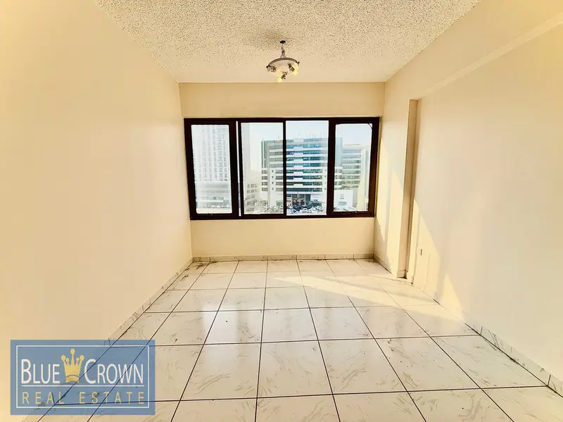 0%Commision: Bright Unit: Spacious 3BHk+ Store: Near Metro