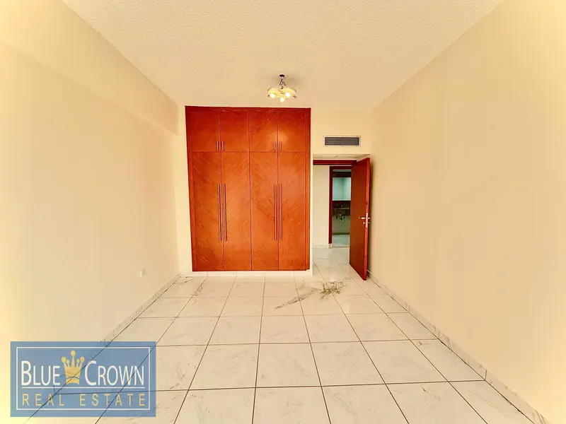 0%Commision: Bright Unit: Spacious 3BHk+ Store: Near Metro