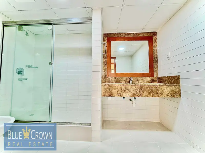 0%Commision: Bright Unit: Spacious 3BHk+ Store: Near Metro