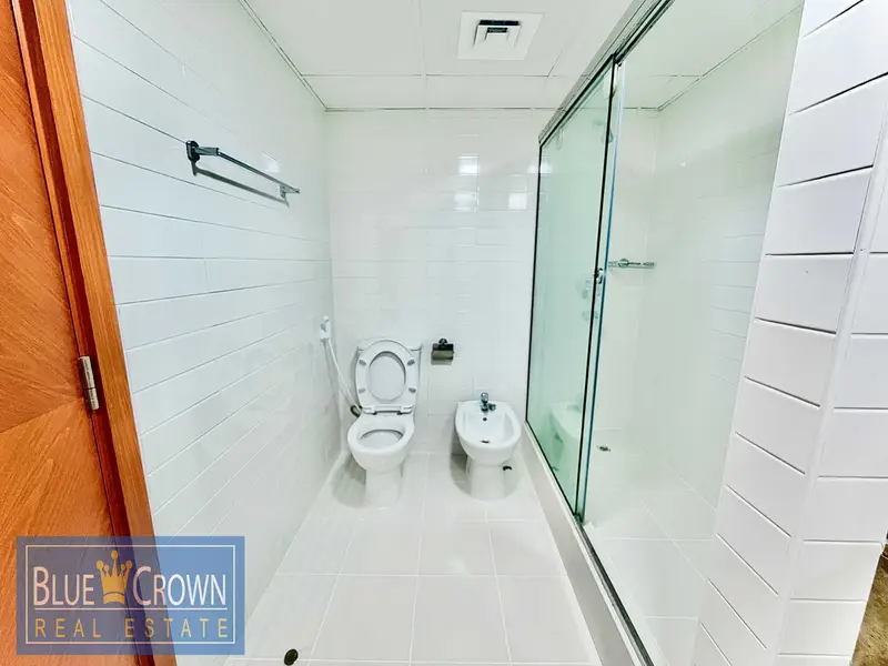 0%Commision: Bright Unit: Spacious 3BHk+ Store: Near Metro