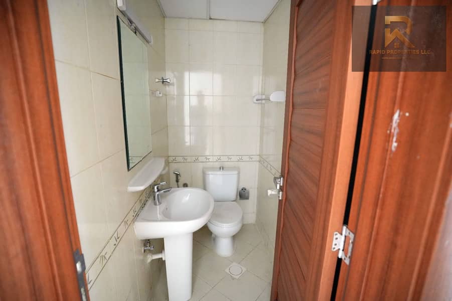 8 Washroom. 1. jpeg