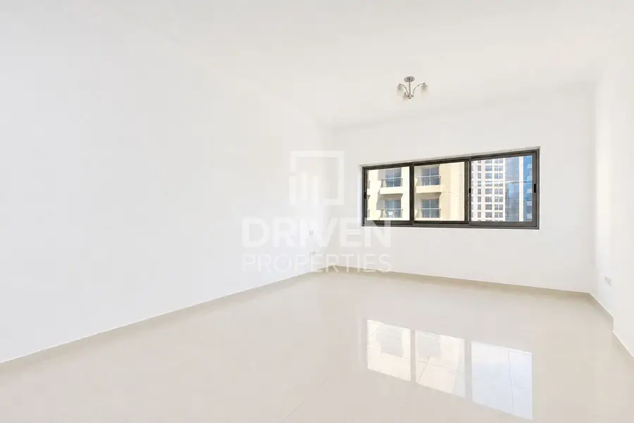 Near Metro | Spacious | Chiller Free | Sea View