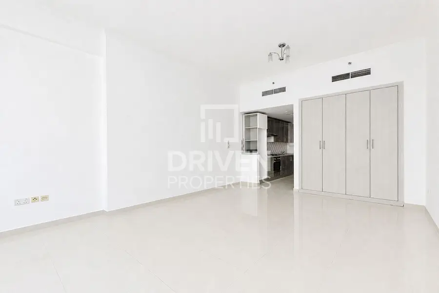 Near Metro | Spacious | Chiller Free | Sea View